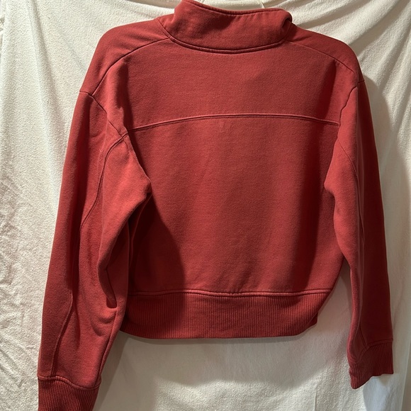 CUTE CROPPED SWEATER! - Picture 2 of 2